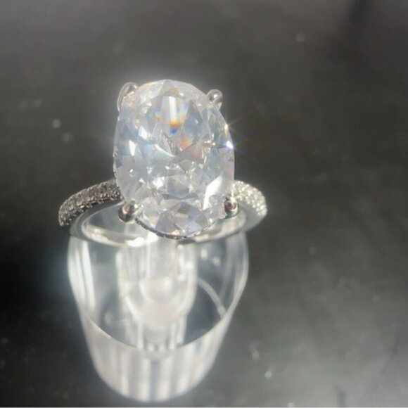 Fashion Jewelry Silver Sparkling Ring Size 8 - Picture 4 of 17